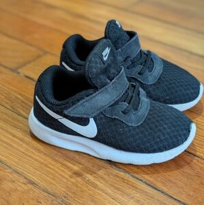 Nike Kids Black and White Sneakers